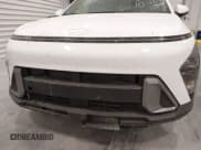 ✅ 2025 Hyundai Kona SEL • VIN: KM8HB3AB9SU319287 • Лот: 43632108. Опубликован ранее на IAAI с пробегом 9 863 миль. Бесплатный доступ к архиву аукционных продаж из США и подробный отчёт об истории автомобиля на DreamBid. Изображение 17.