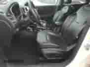 2020 Jeep Compass Limited z VIN 3C4NJDCB7LT221383, wystawiony jako Copart lot #84047185 z przebiegiem 82 746 mil mil oraz Szkoda całkowita • Salvage title. Historia ofert i sprzedaży dostępna na DreamBid. Obrazek 7.