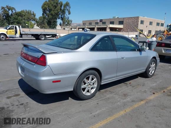 2001 Honda Accord EX с VIN 1HGCG22581A030437, выставлен на аукционе IAAI как лот 42987545 с пробегом 209 617 миль миль и . История ставок и продаж доступна на DreamBid. Изображение 4.