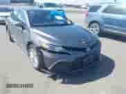 2021 Toyota Camry LE с VIN 4T1R11BK4MU035465, выставлен на аукционе IAAI как лот 42135548 с пробегом 55 121 миль миль и . История ставок и продаж доступна на DreamBid. Изображение 18.