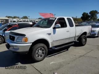 ✅ 1998 Ford F-250 • VIN: 1FTPX28L9WKB01247 • Lot: 70723084. Listed on Copart with 119,870 mi. Free auction sales archive from the USA and detailed vehicle history report at DreamBid. Image 1.
