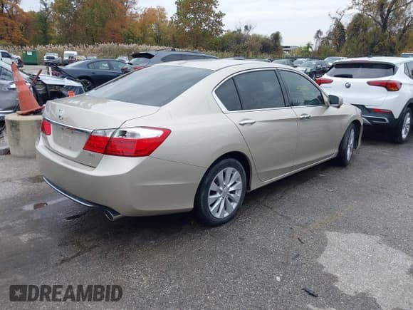✅ 2014 Honda Accord EX-L • VIN: 1HGCR3F89EA010112 • Lot: 43586051. Listed on IAAI with 96,316 mi. Free auction sales archive from the USA and detailed vehicle history report at DreamBid. Image 4.