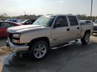 ✅ 2006 Chevrolet Silverado 1500 LT1 • VIN: 2GCEK13T961130173 • Lot: 69500414. Wystawiony na Copart z przebiegiem 195 532 mil mil. Skorzystaj z bezpłatnego archiwum sprzedaży aukcyjnych z USA i zobacz szczegółowy raport historii pojazdu na DreamBid. Zdjęcie 1.