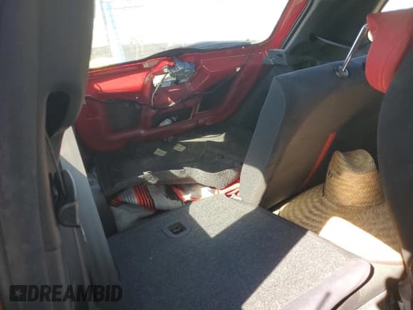 ✅ 2017 FIAT 500 Abarth • VIN: 3C3CFFFH4HT594316 • Lot: 91880495. Wystawiony na Copart z przebiegiem 32 430 mil. Bezpłatny archiwum sprzedaży aukcyjnych z USA i szczegółowy raport historii pojazdu na DreamBid. Zdjęcie 10.