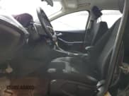 ✅ 2017 Ford Focus SE • VIN: 1FADP3K26HL321697 • Lot: 90905005. Wystawiony na Copart z przebiegiem 145 891 mil. Bezpłatny archiwum sprzedaży aukcyjnych z USA i szczegółowy raport historii pojazdu na DreamBid. Zdjęcie 7.