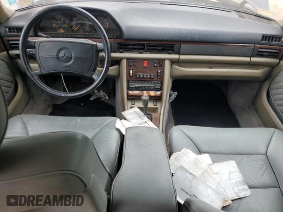 ✅ 1990 Mercedes-Benz 560 • VIN: WDBCA39EXLA553441 • Lot: 68726255. Listed on Copart with 160,789 mi. Free auction sales archive from the USA and detailed vehicle history report at DreamBid. Image 8.