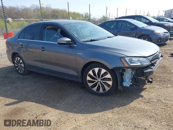 ✅ 2013 Volkswagen Jetta Hybrid SE • VIN: 3VW637AJ6DM300238 • Lot: 42112719. Listed on IAAI with 137,902 mi. Free auction sales archive from the USA and detailed vehicle history report at DreamBid. Image 1.
