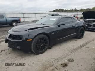 2013 Chevrolet Camaro LS с VIN 2G1FA1E30D9138223, выставлен на аукционе Copart как лот 86130985 с пробегом 129 985 миль миль и Чистый • Clean title. История ставок и продаж доступна на DreamBid. Изображение 1.