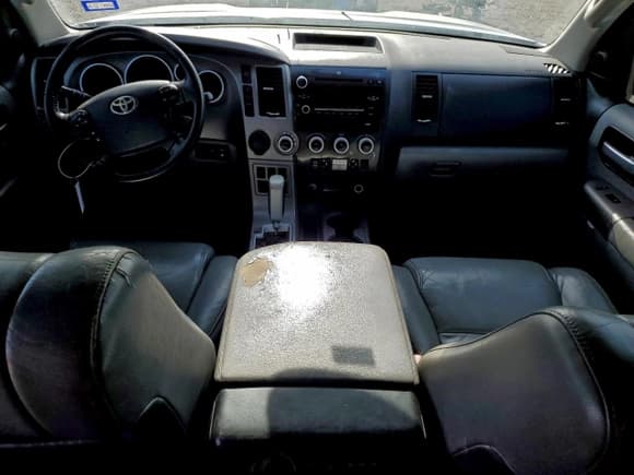 ✅ 2013 Toyota Sequoia Limited • VIN: 5TDKY5G1XDS050159 • Лот: 94243625. Опубликован ранее на Copart с пробегом 200 213 миль. Бесплатный доступ к архиву аукционных продаж из США и подробный отчёт об истории автомобиля на DreamBid. Изображение 8.