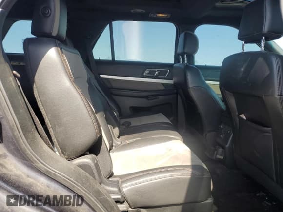 ✅ 2017 Ford Explorer XLT • VIN: 1FM5K8D86HGA04079 • Lot: 57795015. Wystawiony na Copart z przebiegiem 140 621 mil. Bezpłatny archiwum sprzedaży aukcyjnych z USA i szczegółowy raport historii pojazdu na DreamBid. Zdjęcie 11.