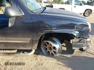 ✅ 2005 Chevrolet Silverado 1500 LS • VIN: 2GCEC13T851110217 • Lot: 43431311. Wystawiony na IAAI z przebiegiem 393 979 mil. Bezpłatny archiwum sprzedaży aukcyjnych z USA i szczegółowy raport historii pojazdu na DreamBid. Zdjęcie 6.