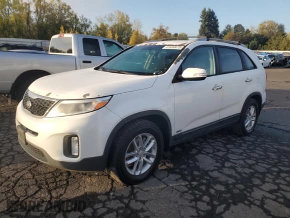 ✅ 2015 Kia Sorento LX • VIN: 5XYKTDA77FG618597 • Lot: 87430475. Listed on Copart with 105,975 mi. Free auction sales archive from the USA and detailed vehicle history report at DreamBid. Image 1.