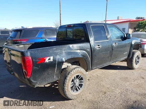 ✅ 2004 Chevrolet Colorado 1SF LS Z71 • VIN: 1GCDT136548220675 • Лот: 43565152. Опубликован ранее на IAAI с пробегом 268 330 миль. Бесплатный доступ к архиву аукционных продаж из США и подробный отчёт об истории автомобиля на DreamBid. Изображение 4.