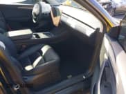 ✅ 2024 Tesla Model Y • VIN: 7SAYGDED7RF095496 • Lot: 43528096. Wystawiony na IAAI z przebiegiem 36 015 mil. Bezpłatny archiwum sprzedaży aukcyjnych z USA i szczegółowy raport historii pojazdu na DreamBid. Zdjęcie 5.