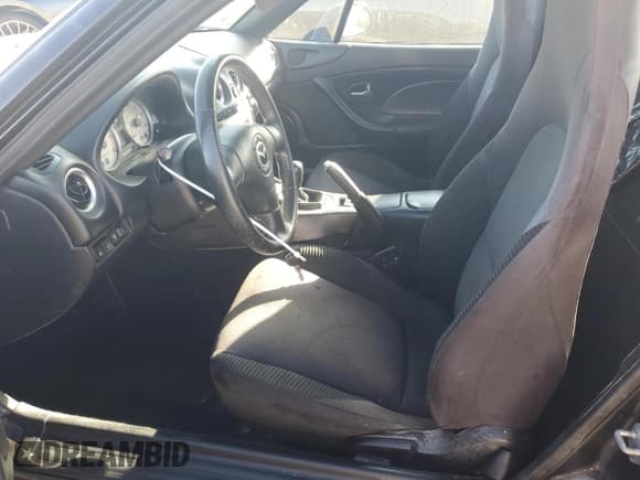 ✅ 2004 Mazda MX-5 Miata Cloth • VIN: JM1NB353740409655 • Lot: 74809504. Wystawiony na Copart z przebiegiem Nie podano. Bezpłatny archiwum sprzedaży aukcyjnych z USA i szczegółowy raport historii pojazdu na DreamBid. Zdjęcie 7.