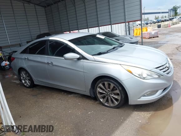 ✅ 2013 Hyundai Sonata SE • VIN: 5NPEC4AC6DH662364 • Лот: 43070922. Опубликован ранее на IAAI с пробегом 102 558 миль. Бесплатный доступ к архиву аукционных продаж из США и подробный отчёт об истории автомобиля на DreamBid. Изображение 13.