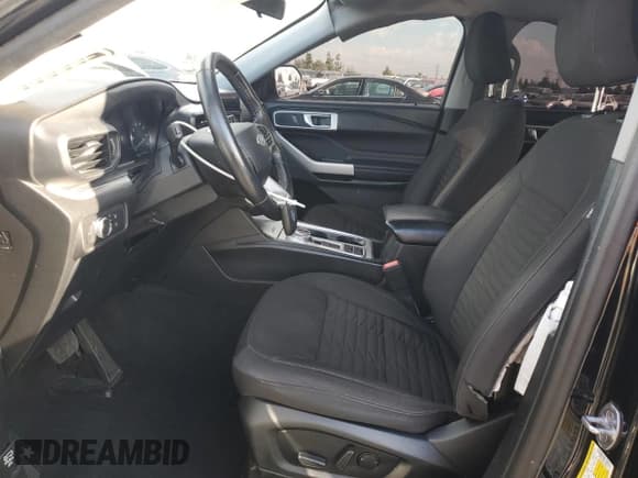 ✅ 2021 Ford Explorer XLT • VIN: 1FMSK7DH7MGB21130 • Lot: 89540695. Wystawiony na Copart z przebiegiem 54 381 mil. Bezpłatny archiwum sprzedaży aukcyjnych z USA i szczegółowy raport historii pojazdu na DreamBid. Zdjęcie 7.