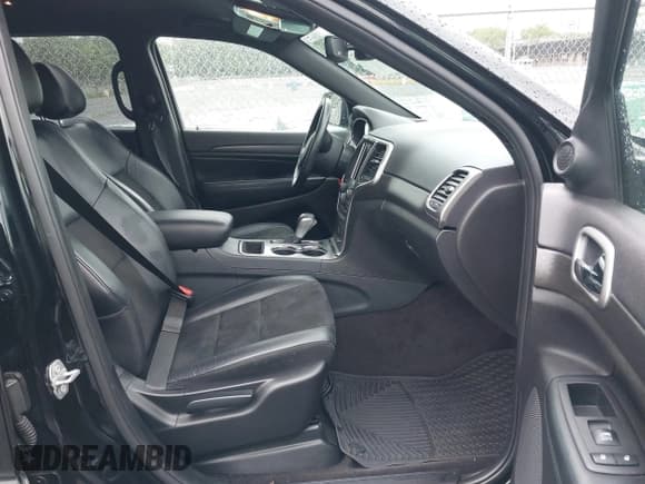 ✅ 2018 Jeep Grand Cherokee Altitude • VIN: 1C4RJEAG1JC430441 • Lot: 42320182. Wystawiony na IAAI z przebiegiem 117 110 mil. Bezpłatny archiwum sprzedaży aukcyjnych z USA i szczegółowy raport historii pojazdu na DreamBid. Zdjęcie 5.