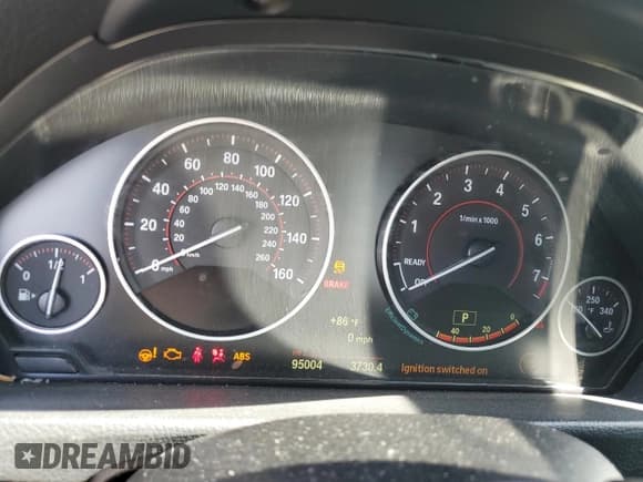 ✅ 2015 BMW 4 Series 428i • VIN: WBA3N3C57FK232094 • Лот: 70769465. Опубликован ранее на Copart с пробегом 95 004 миль. Бесплатный доступ к архиву аукционных продаж из США и подробный отчёт об истории автомобиля на DreamBid. Изображение 9.