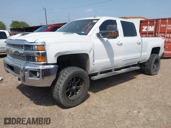 ✅ 2019 Chevrolet Silverado 2500HD LT • VIN: 1GC1KSEY5KF121647 • Лот: 41936127. Опубликован ранее на IAAI с пробегом 117 059 миль. Бесплатный доступ к архиву аукционных продаж из США и подробный отчёт об истории автомобиля на DreamBid. Изображение 2.