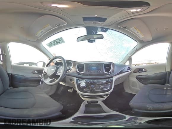 ✅ 2018 Chrysler Pacifica LX • VIN: 2C4RC1CG0JR130445 • Lot: 68556565. Wystawiony na Copart z przebiegiem 136 284 mil. Bezpłatny archiwum sprzedaży aukcyjnych z USA i szczegółowy raport historii pojazdu na DreamBid. Zdjęcie 15.