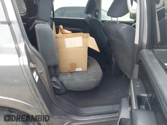 ✅ 2015 Nissan Armada Platinum • VIN: 5N1AA0NC1FN602305 • Lot: 42768514. Wystawiony na IAAI z przebiegiem 137 714 mil. Bezpłatny archiwum sprzedaży aukcyjnych z USA i szczegółowy raport historii pojazdu na DreamBid. Zdjęcie 8.