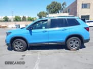 ✅ 2025 Honda Passport TrailSport • VIN: 5FNYF8H64SB018935 • Lot: 42996150. Listed on IAAI with 4,322 mi. Free auction sales archive from the USA and detailed vehicle history report at DreamBid. Image 14.