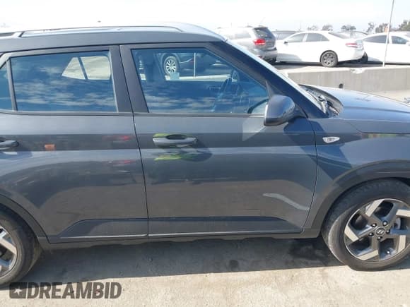 ✅ 2023 Hyundai Venue SEL • VIN: KMHRC8A37PU255300 • Lot: 41472510. Listed on IAAI with 32,988 mi. Free auction sales archive from the USA and detailed vehicle history report at DreamBid. Image 13.