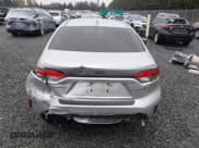 ✅ 2022 Toyota Corolla Hybrid LE • VIN: JTDEAMDE3NJ045628 • Lot: 43593704. Wystawiony na IAAI z przebiegiem 46 758 mil. Bezpłatny archiwum sprzedaży aukcyjnych z USA i szczegółowy raport historii pojazdu na DreamBid. Zdjęcie 17.