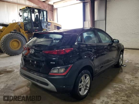 2022 Hyundai Kona SE z VIN KM8K2CAB4NU763395, wystawiony jako Copart lot #44989583 z przebiegiem 46 013 mil mil oraz . Historia ofert i sprzedaży dostępna na DreamBid. Obrazek 3.