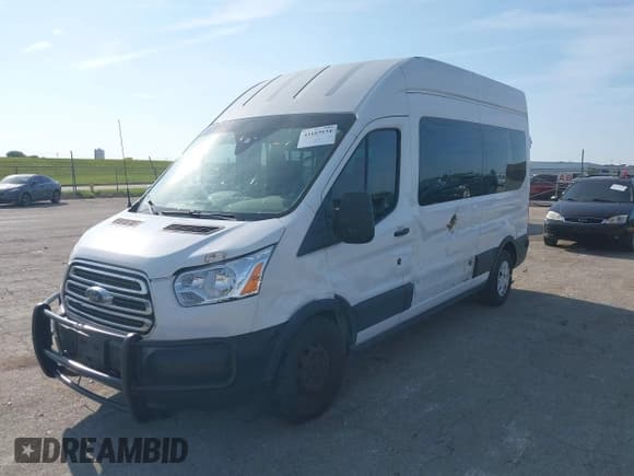 ✅ 2019 Ford Transit Passenger XL • VIN: 1FBAX2XM8KKA05785 • Лот: 43103934. Опубликован ранее на IAAI с пробегом 136 221 миль. Бесплатный доступ к архиву аукционных продаж из США и подробный отчёт об истории автомобиля на DreamBid. Изображение 2.