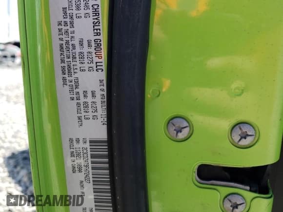 ✅ 2015 Dodge Challenger R/T • VIN: 2C3CDZAT9FH724227 • Lot: 47419813. Wystawiony na Copart z przebiegiem Nie podano. Bezpłatny archiwum sprzedaży aukcyjnych z USA i szczegółowy raport historii pojazdu na DreamBid. Zdjęcie 12.