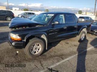 ✅ 2002 Dodge Dakota Sport • VIN: 1B7HG38N82S697439 • Lot: 44282155. Wystawiony na Copart z przebiegiem 239 414 mil. Bezpłatny archiwum sprzedaży aukcyjnych z USA i szczegółowy raport historii pojazdu na DreamBid. Zdjęcie 1.