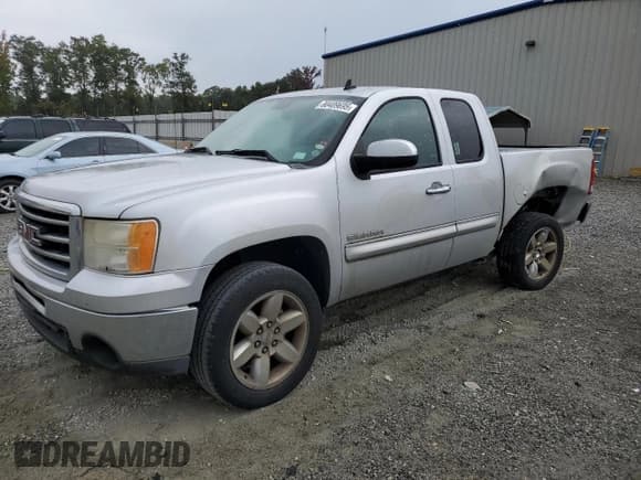 ✅ 2013 GMC Sierra 1500 SLE • VIN: 1GTR1VE08DZ180162 • Лот: 80409695. Опубликован ранее на Copart с пробегом 234 115 миль. Бесплатный доступ к архиву аукционных продаж из США и подробный отчёт об истории автомобиля на DreamBid. Изображение 1.