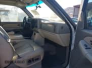 ✅ 2001 Chevrolet Tahoe LT • VIN: 1GNEK13T61J221441 • Лот: 43821817. Опубликован ранее на IAAI с пробегом 290 697 миль. Бесплатный доступ к архиву аукционных продаж из США и подробный отчёт об истории автомобиля на DreamBid. Изображение 5.