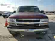 2002 Chevrolet Suburban LT z VIN 1GNEC16ZX2J211803, wystawiony jako Copart lot #78825824 z przebiegiem 267 175 mil mil oraz Czysty tytuł • Clean title. Historia ofert i sprzedaży dostępna na DreamBid. Obrazek 5.
