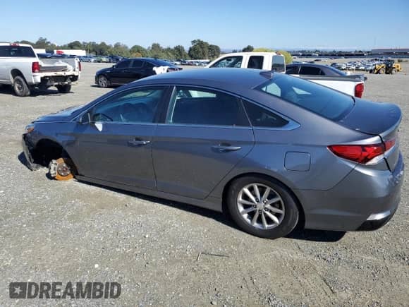 2018 Hyundai Sonata SE с VIN 5NPE24AF8JH705997, выставлен на аукционе Copart как лот 82363795 с пробегом 132 773 миль миль и Списание • Salvage title. История ставок и продаж доступна на DreamBid. Изображение 2.