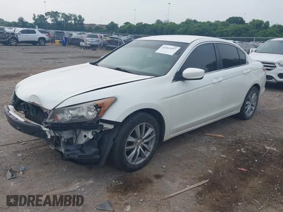 ✅ 2010 Honda Accord LX • VIN: 1HGCP2F30AA109044 • Lot: 42463697. Listed on IAAI with 215,108 mi. Free auction sales archive from the USA and detailed vehicle history report at DreamBid. Image 2.