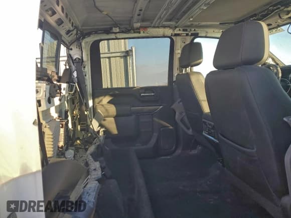 ✅ 2020 Chevrolet Silverado 2500HD LTZ • VIN: 1GC1YPEY8LF143817 • Лот: 92408495. Опубликован ранее на Copart с пробегом 402 013 миль. Бесплатный доступ к архиву аукционных продаж из США и подробный отчёт об истории автомобиля на DreamBid. Изображение 10.