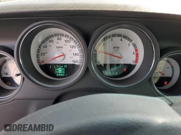 ✅ 2009 Dodge Challenger R/T • VIN: 2B3LJ54T09H641350 • Lot: 74468334. Wystawiony na Copart z przebiegiem 64 001 mil. Bezpłatny archiwum sprzedaży aukcyjnych z USA i szczegółowy raport historii pojazdu na DreamBid. Zdjęcie 9.