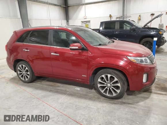 ✅ 2014 Kia Sorento SX Limited • VIN: 5XYKWDA79EG431559 • Лот: 93146825. Опубликован ранее на Copart с пробегом 129 780 миль. Бесплатный доступ к архиву аукционных продаж из США и подробный отчёт об истории автомобиля на DreamBid. Изображение 4.