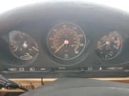 ✅ 1985 Mercedes-Benz 380 • VIN: WDBBA45CXFA020161 • Lot: 91691445. Wystawiony na Copart z przebiegiem 74 530 mil. Bezpłatny archiwum sprzedaży aukcyjnych z USA i szczegółowy raport historii pojazdu na DreamBid. Zdjęcie 9.