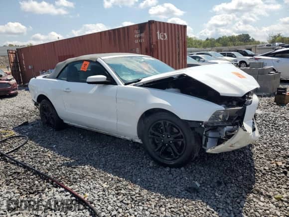 2014 Ford Mustang V6 с VIN 1ZVBP8EM8E5273502, выставлен на аукционе Copart как лот 71125485 с пробегом Не указан миль и Списание • Salvage title. История ставок и продаж доступна на DreamBid. Изображение 4.