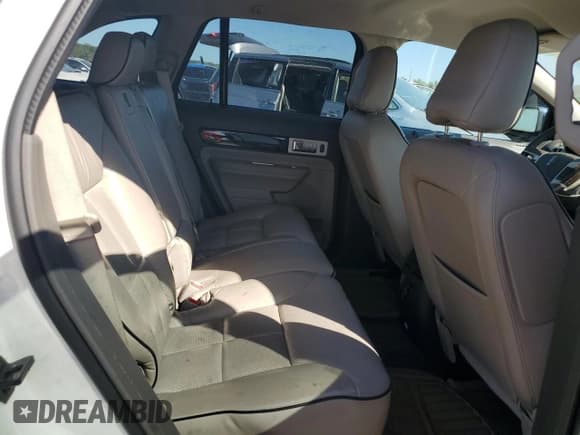 ✅ 2009 Lincoln MKX • VIN: 2LMDU68C69BJ09551 • Лот: 84014235. Опубликован ранее на Copart с пробегом 224 708 миль. Бесплатный доступ к архиву аукционных продаж из США и подробный отчёт об истории автомобиля на DreamBid. Изображение 10.