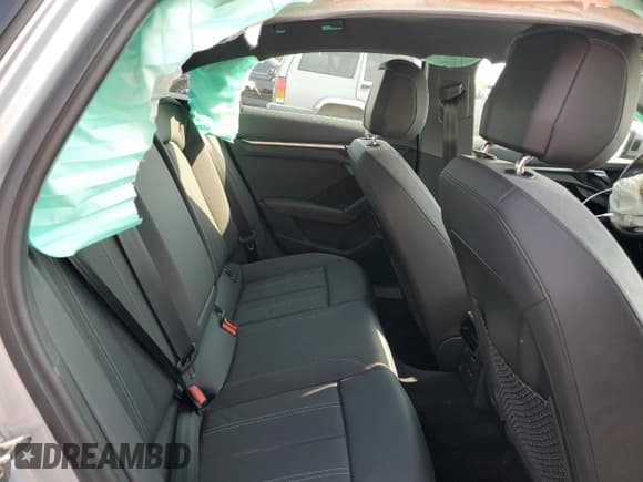 ✅ 2022 Audi A3 Premium Plus • VIN: WAUHUDGY2NA085867 • Lot: 71608194. Wystawiony na Copart z przebiegiem 7 360 mil. Bezpłatny archiwum sprzedaży aukcyjnych z USA i szczegółowy raport historii pojazdu na DreamBid. Zdjęcie 10.