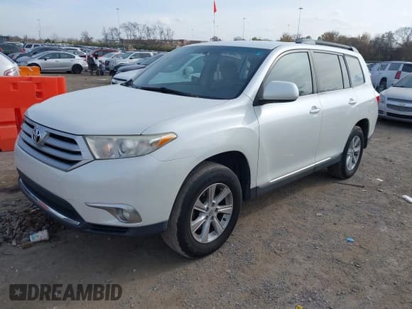 ✅ 2011 Toyota Highlander • VIN: 5TDBK3EH0BS066387 • Lot: 43738229. Wystawiony na IAAI z przebiegiem 203 282 mil. Bezpłatny archiwum sprzedaży aukcyjnych z USA i szczegółowy raport historii pojazdu na DreamBid. Zdjęcie 18.