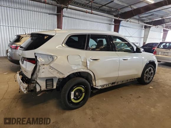 ✅ 2024 BMW X1 xDrive28i • VIN: WBX73EF05R5Z32787 • Lot: 82574215. Listed on Copart with 18,714 mi. Free auction sales archive from the USA and detailed vehicle history report at DreamBid. Image 3.