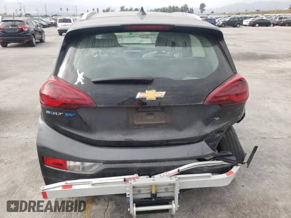 2021 Chevrolet Bolt EV Premier z VIN 1G1FZ6S00M4111736, wystawiony jako Copart lot #68586093 z przebiegiem 38 489 mil mil oraz . Historia ofert i sprzedaży dostępna na DreamBid. Obrazek 6.