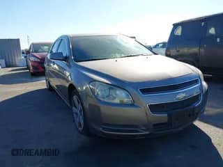 2011 Chevrolet Malibu 1LT z VIN 1G1ZC5E16BF382301, wystawiony jako IAAI lot #43587315 z przebiegiem 199 114 mil mil oraz . Historia ofert i sprzedaży dostępna na DreamBid. Obrazek 1.