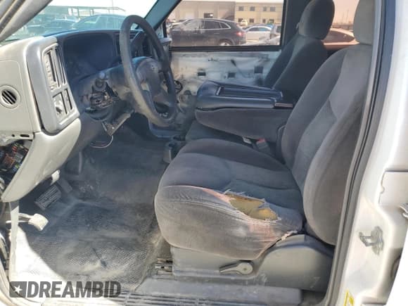 ✅ 2006 Chevrolet Silverado 2500HD LT1 • VIN: 1GCHC23D56F251980 • Лот: 46678505. Опубликован ранее на Copart с пробегом Не указан. Бесплатный доступ к архиву аукционных продаж из США и подробный отчёт об истории автомобиля на DreamBid. Изображение 7.